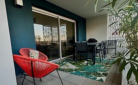 Les terrasses du port